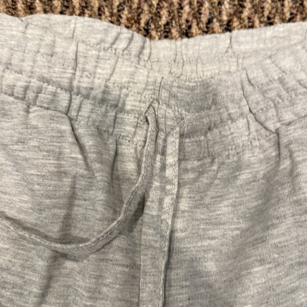NEW Danskin women’s gray shorts - Picture 4 of 6